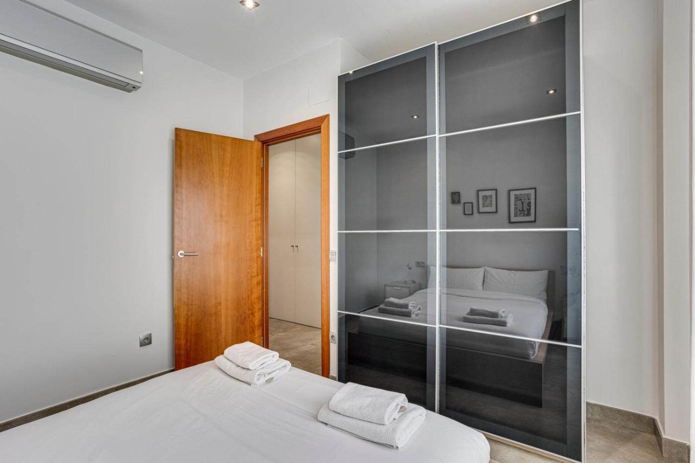 Urban Flats Vallirana Barcelona Exterior photo